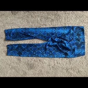 Lululemon High Times Sz6 Snakeskin Print Leggings